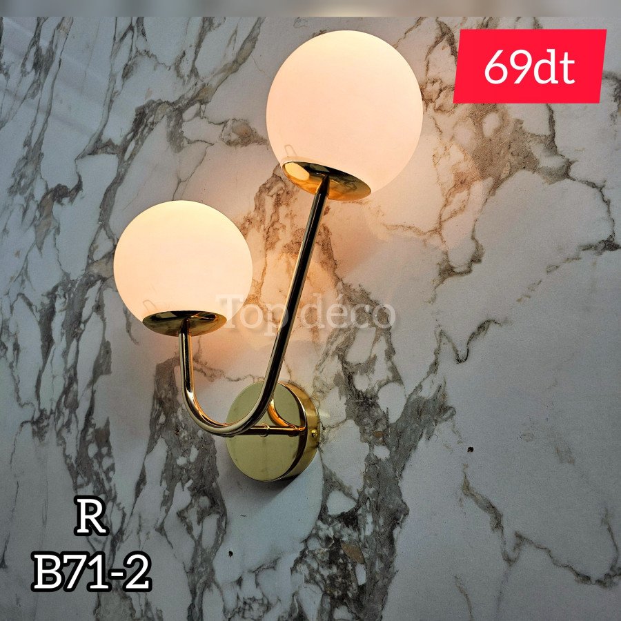 Applique murale design moderne dorée à deux globes en verre