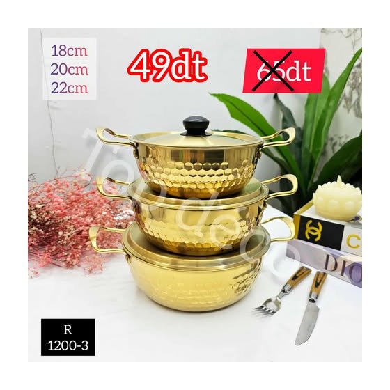 série de casseroles en acier inoxydable doré