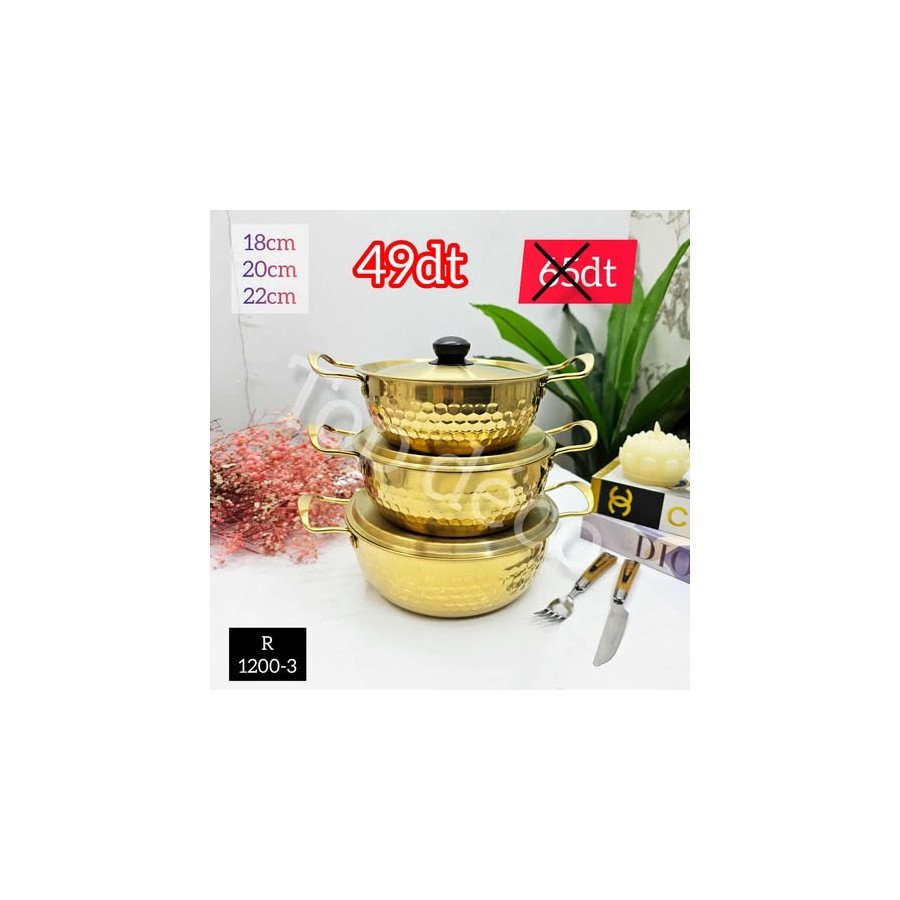 série de casseroles en acier inoxydable doré