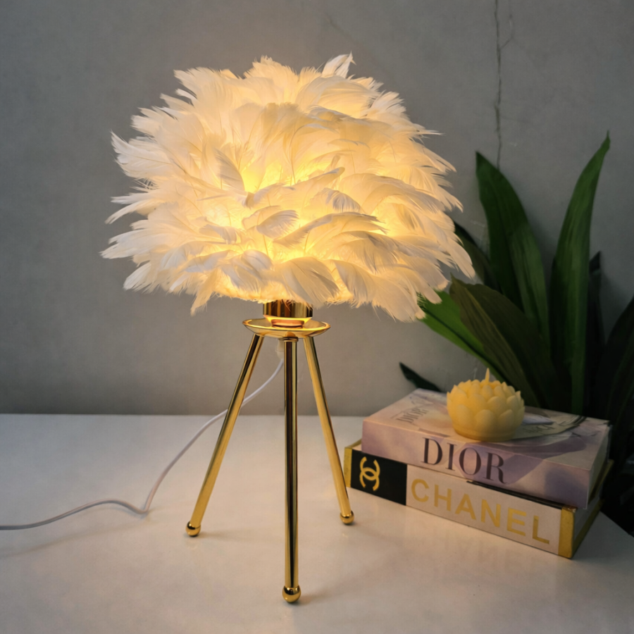 Lampe élégante en plumes blanches
