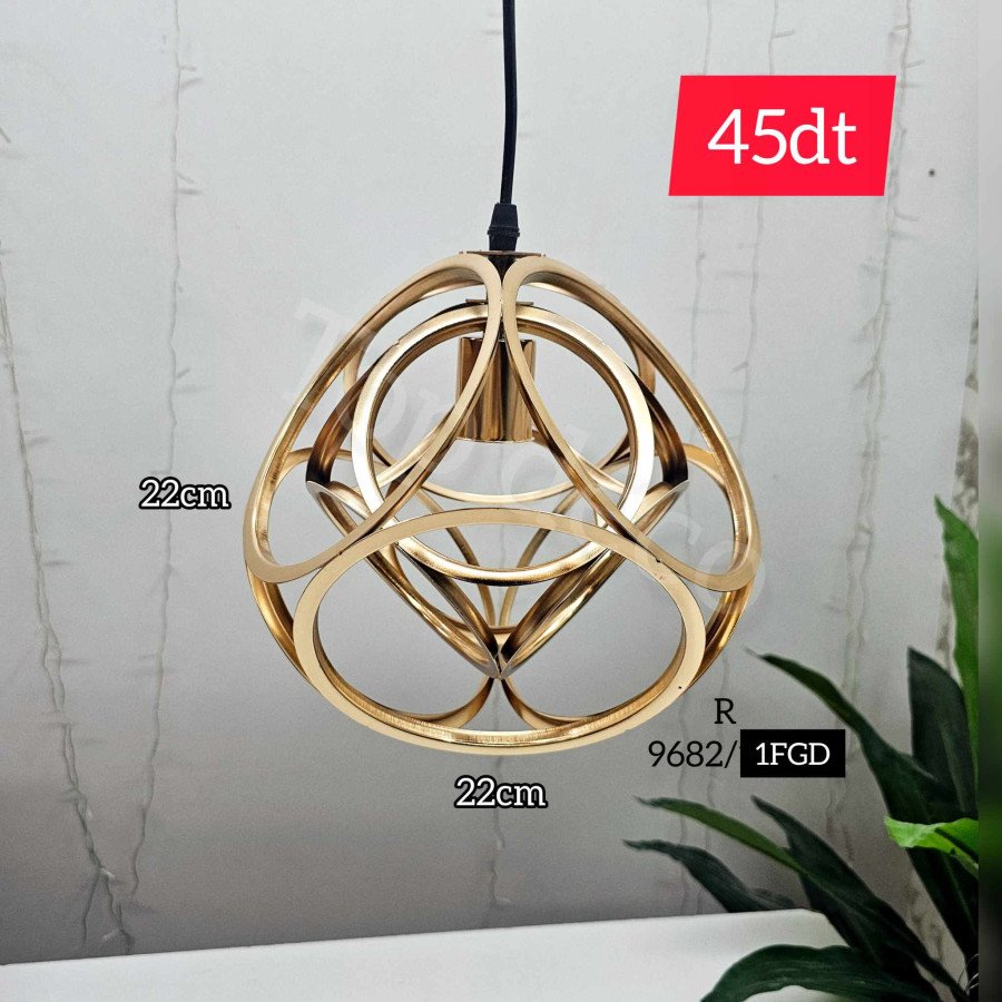Lustre Suspension en Métal – Doré – Ø22 cm x H22 cm Lustre Suspension en Métal – Doré – Ø22 cm x H22 cm